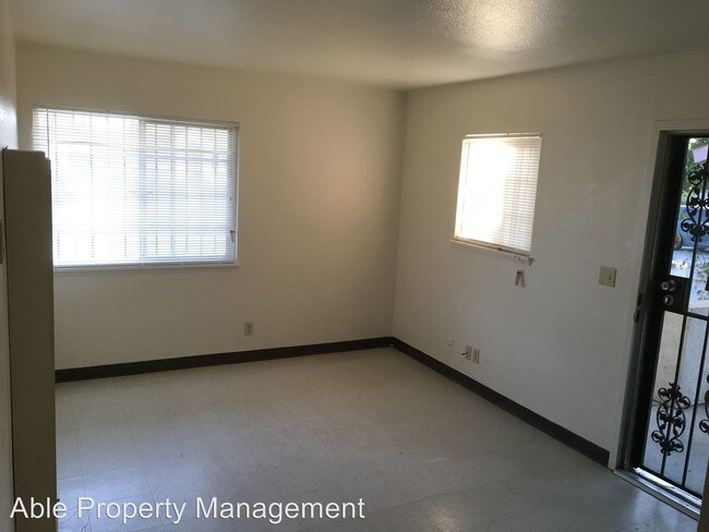 Building Photo - 1 br, 1 bath House - 1411 E. 11th St.
