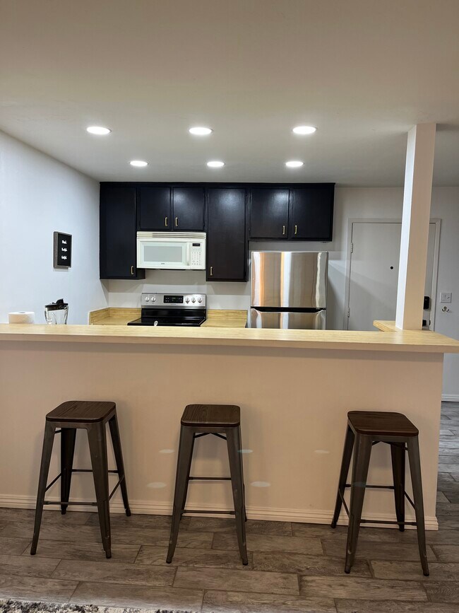 Foto del edificio - 363 Newport Ave