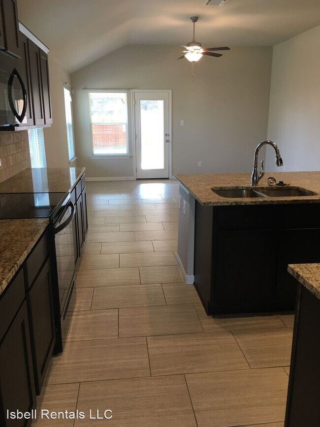 Foto del edificio - 3 br, 2 bath House - 3808 Flatrock Mountai...