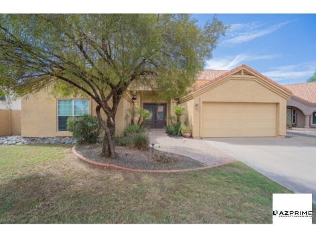 Building Photo - Live Beautifully in this Updated 4/2 Phoen...