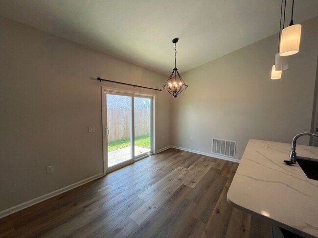 Foto del edificio - 3 bed 2 bath house