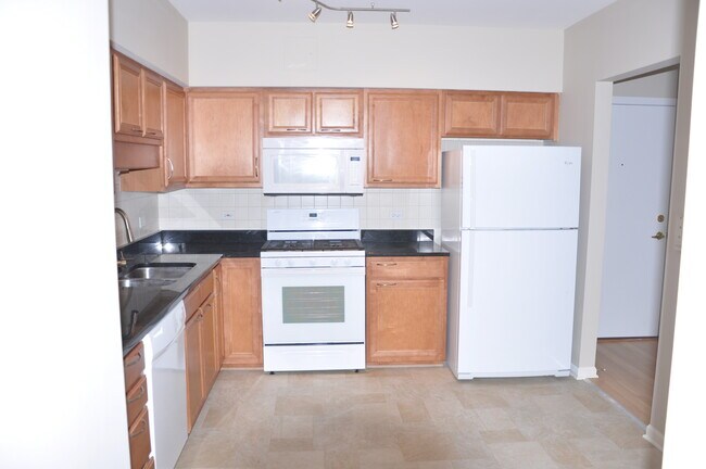 Foto del edificio - 770 Pearson St