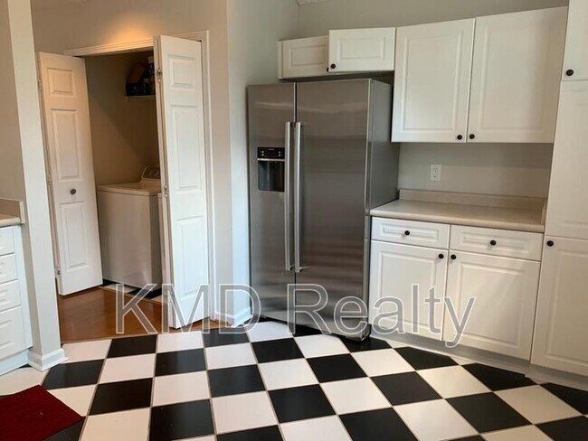 Foto del edificio - 9731 Elizabeth Townes Ln