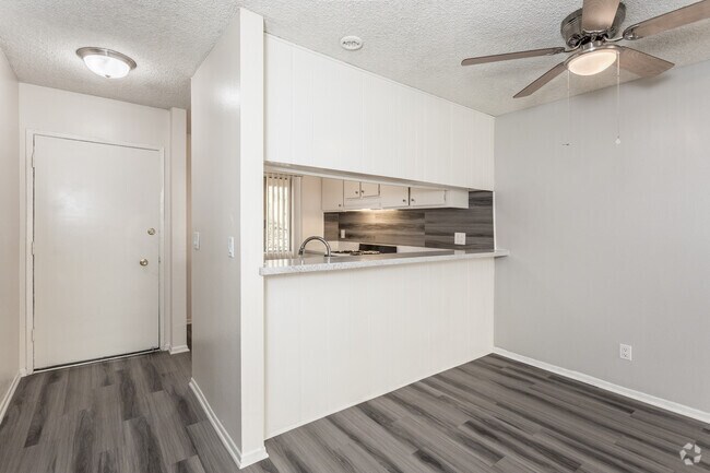 1HAB, 1BA - 730 ft² - Monterra