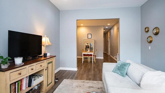 Foto del edificio - 1938 N Rockwell St