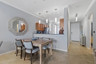Building Photo - 9715 Acqua Ct