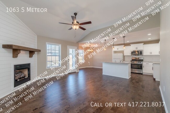 Building Photo - 3 BED, 2 BATH FARMHOUSE FOR RENT