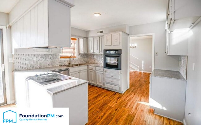 Foto del edificio - 8623 Grandbury Pl