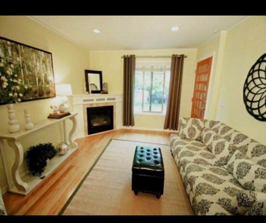 Foto principal - 4830 SE Stark St