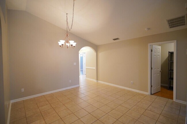 Foto del edificio - 731 Ty Ty Rd