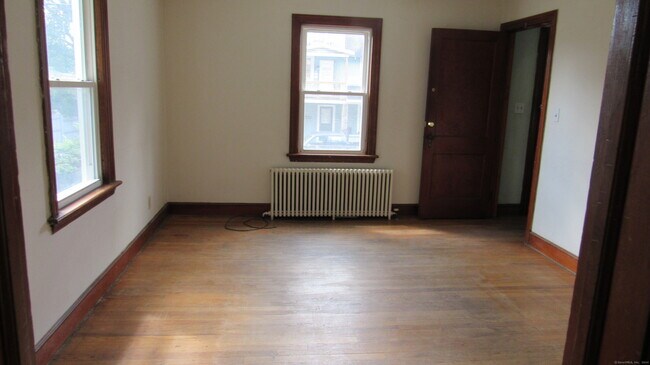 Building Photo - 183 Harwinton Ave