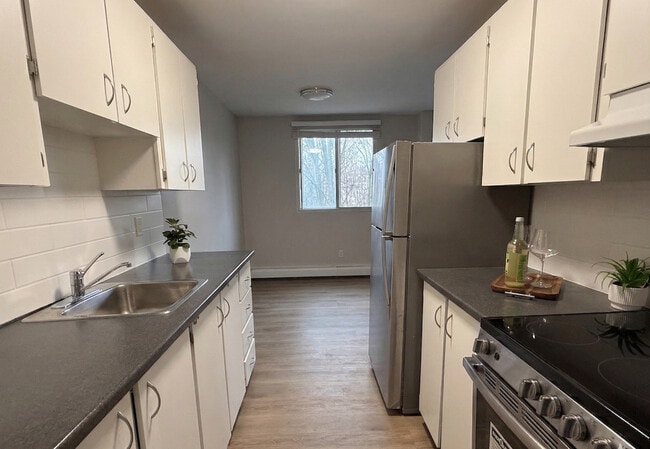 Building Photo - Sharon Garden Suites