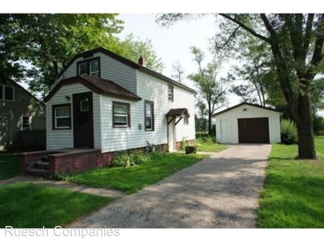 Building Photo - 3 br, 1 bath House - 1981 6th Street South