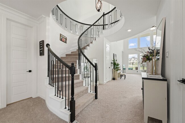 Building Photo - 2820 Shadybrook Dr