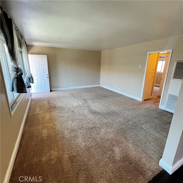 Foto del edificio - 1325 E 7th St