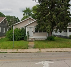 Building Photo - 1008 Muncie