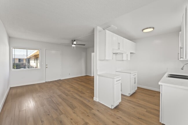 Foto del edificio - 940 W Gage Ave