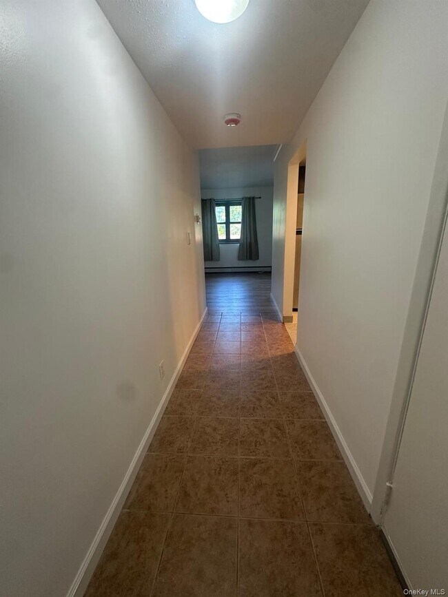 Foto del edificio - 56-11 Clover Pl
