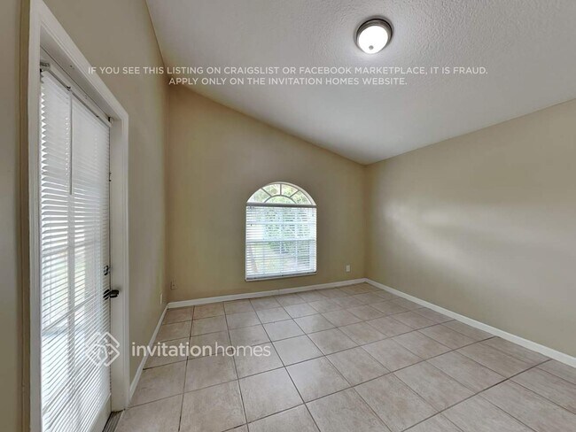 Foto del edificio - 1737 Barnstable Rd