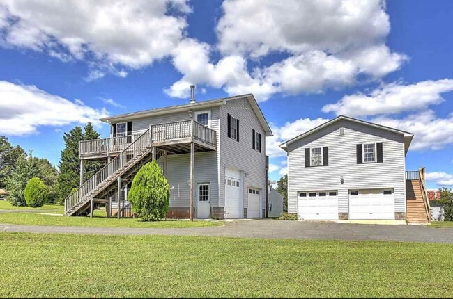 Building Photo - 6598 Louisa Rd