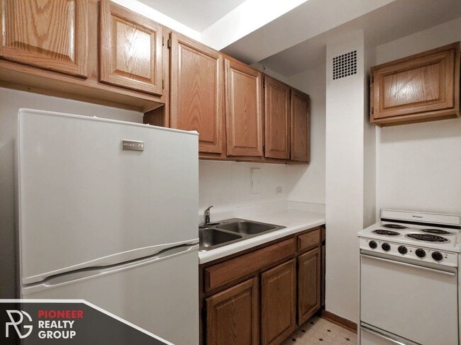 Foto del edificio - 4180 N Marine Dr