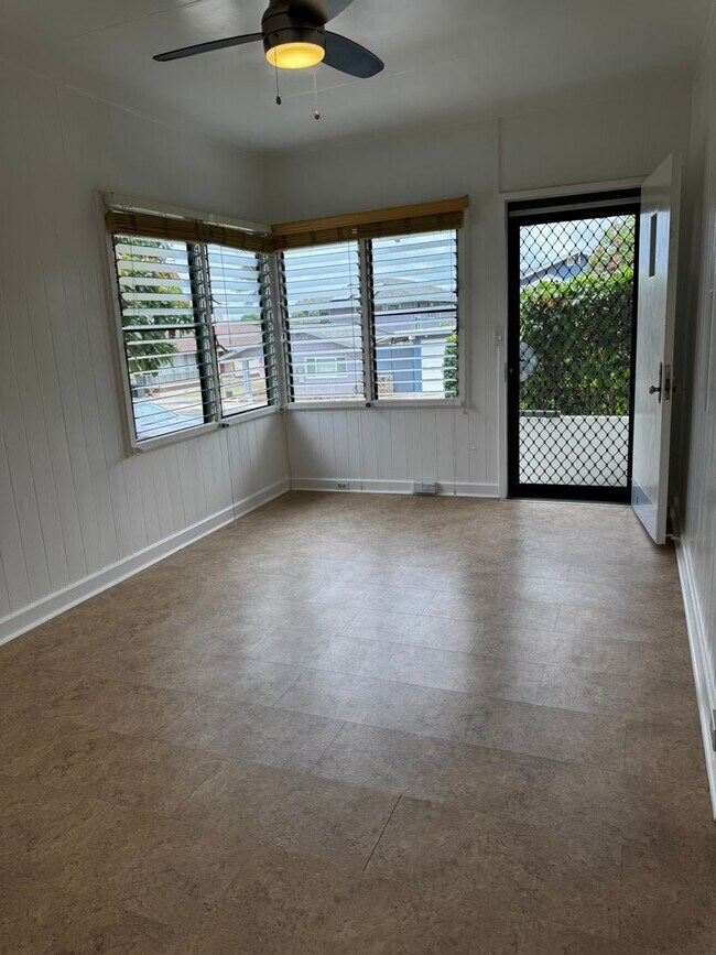 Foto del edificio - Charming 2/1/2 House on Hinano St. in the Kaimuki/Diamond Head area