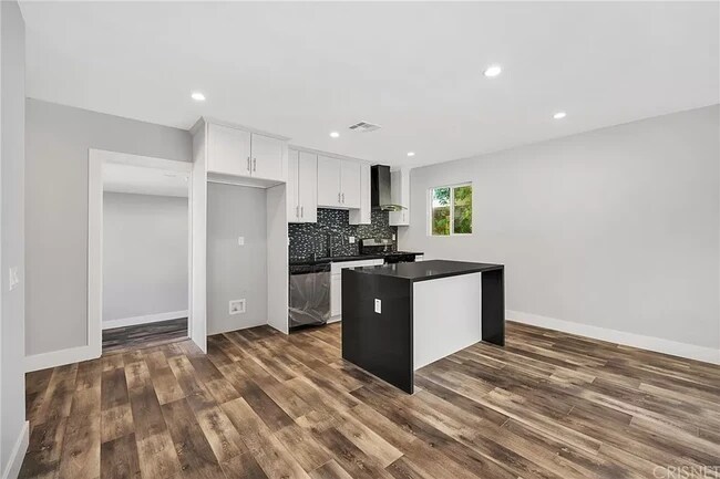 Kitchen - 13106 Mercer St