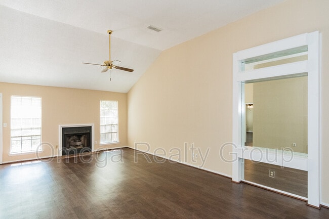 Building Photo - 6008 Bolingbrook Dr