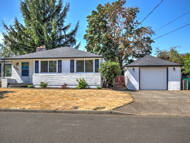Building Photo - 223 NE 103rd Ave