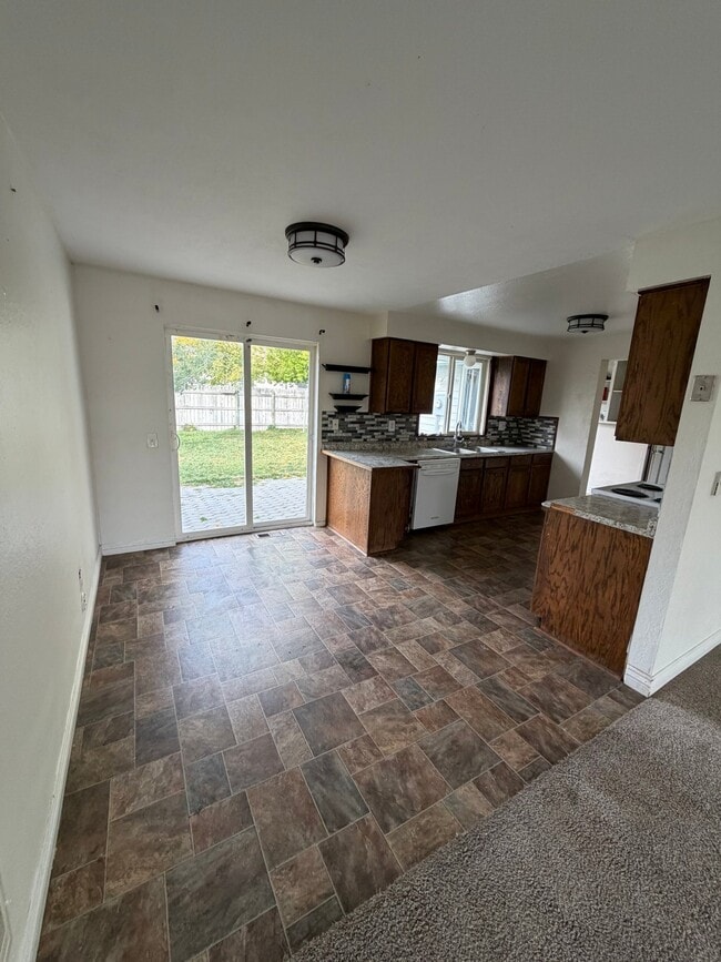 Building Photo - 1578 Onyx Dr