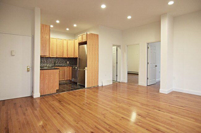 Building Photo - 5942 Myrtle Ave