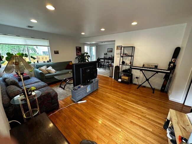 Foto del edificio - (2026 PRE-LEASING) Nicely maintained 2bd 1...