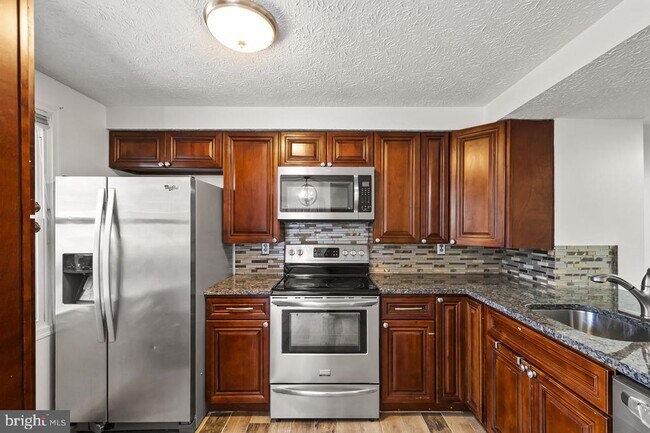 Foto del edificio - 8315 Brookvale Ct