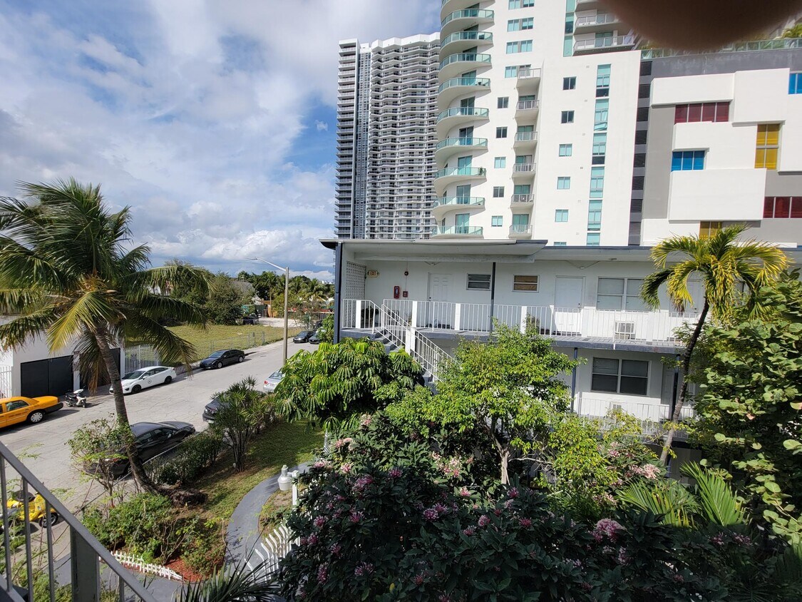 1315 NE Miami Court Apartments in Miami, FL