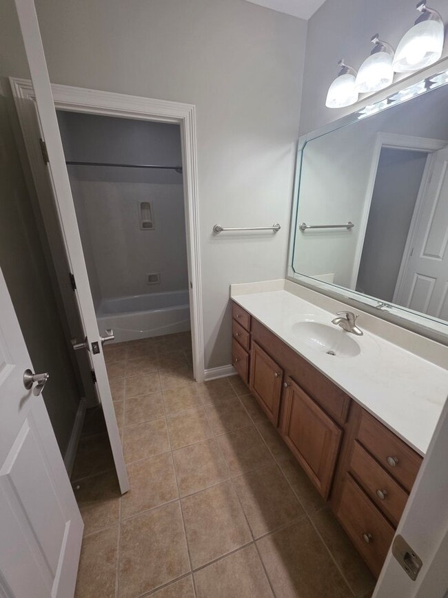Interior Photo - Pinnacle on Meridian