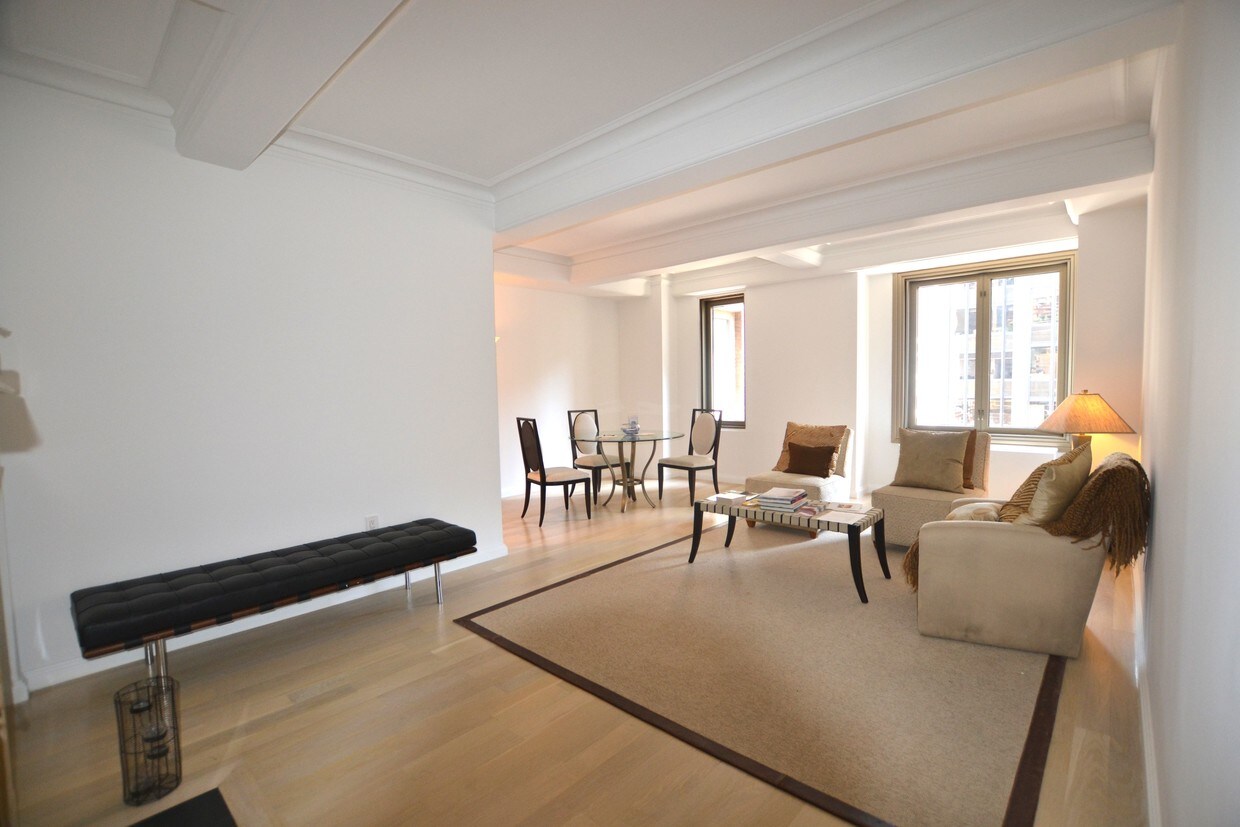 Primary Photo - 103 W 55th St