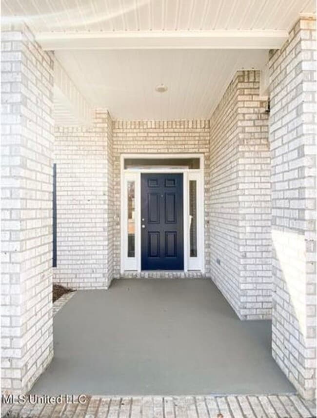 Building Photo - Luxury 4 bedroom 3 bath Home for rent