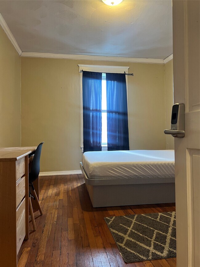 Building Photo - 47 Carroll St