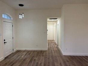 Building Photo - 7609 Munich Dr