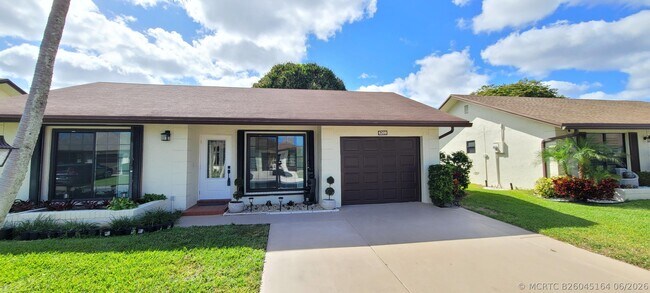 Foto del edificio - 6209 Olivewood Cir