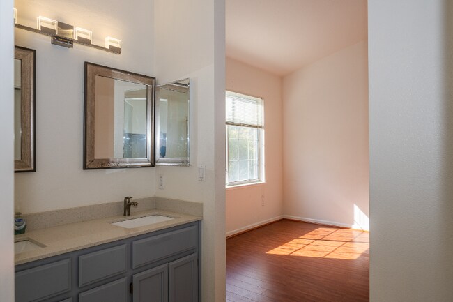 Building Photo - 2515 Baywood Way