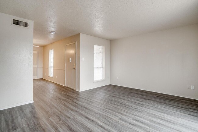 Building Photo - ASK ABOUT OUR HALF OFF FIRST TWO MONTH'S RENT