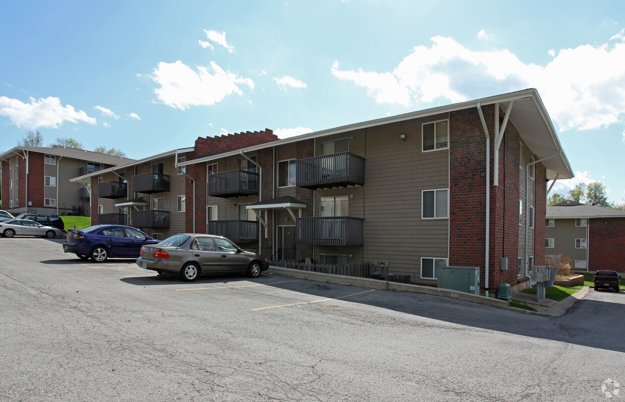 Northwood Village Apartments - Crown Heights Apartments