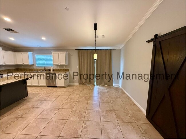 Building Photo - Stunning 5 Bed/3 Bath SW Bakersfield Home w/ RBP & $0 Deposit Option