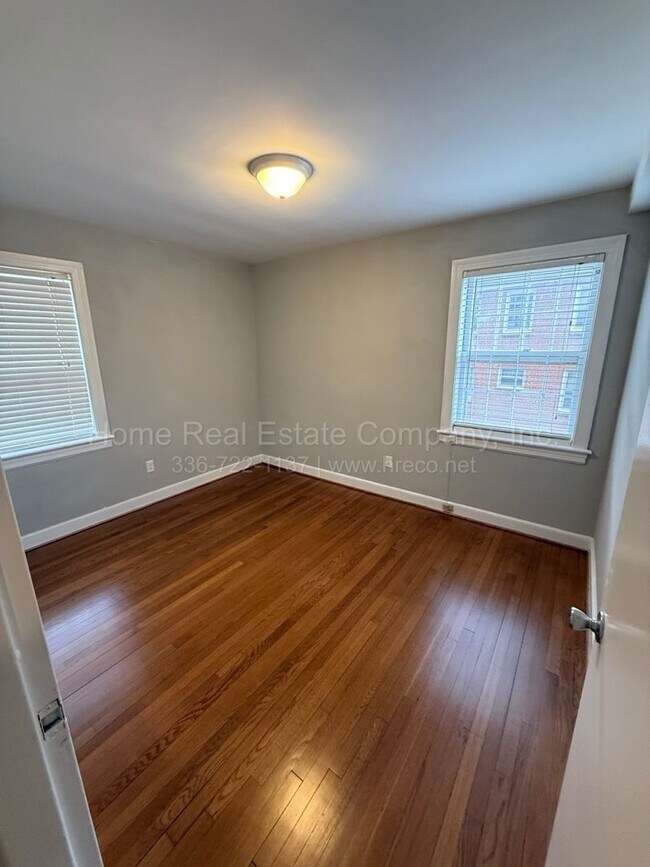 Foto del edificio - 803 W End Blvd