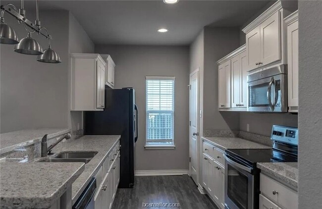 Building Photo - 3531 Summerway Dr