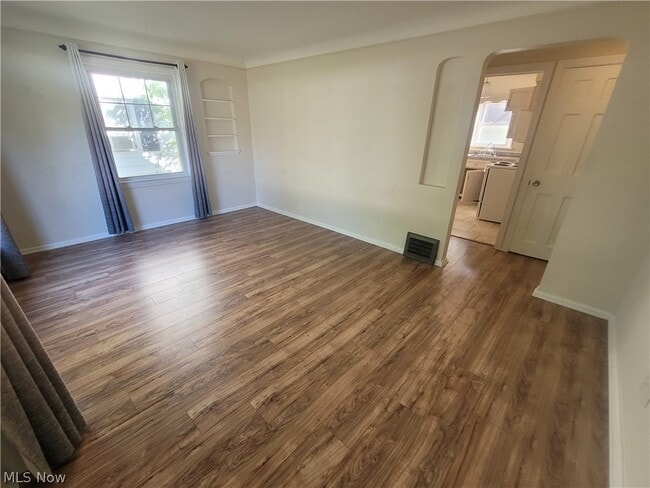 Foto del edificio - 6987 Greenleaf Ave