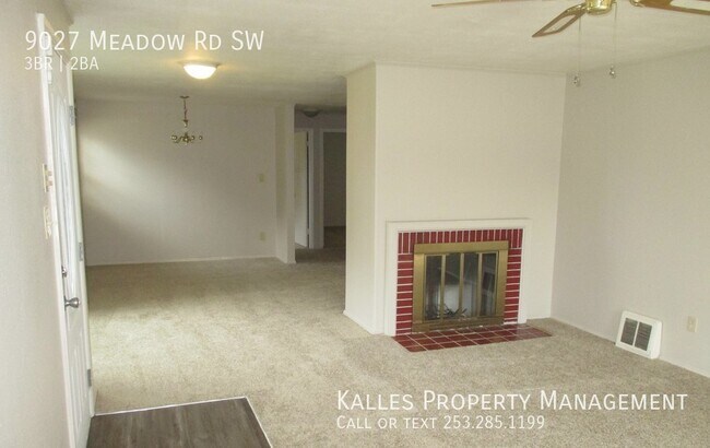 Building Photo - **PENDING APP**Beautiful 3 Bed 1.5 Bath ho...