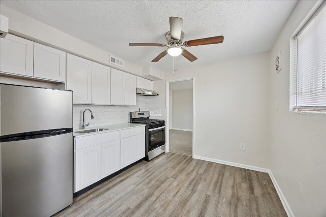 Foto del edificio - 9305 Ashton Rd