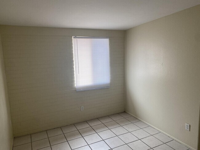 Foto del edificio - 3410 S Elgin Pl